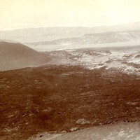 Foto 36.  Vista del Volcan de Alumbre sobre la Laguna con el Volcan de Azufre 01-12-1917.jpg