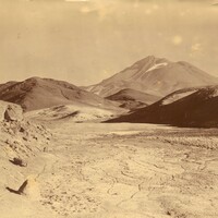 Foto 20. Quebrada Varas con el Volcán Yullaillaco al fondo.jpg