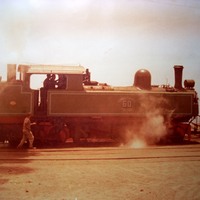 locomotora 60 en el puerto.jpg